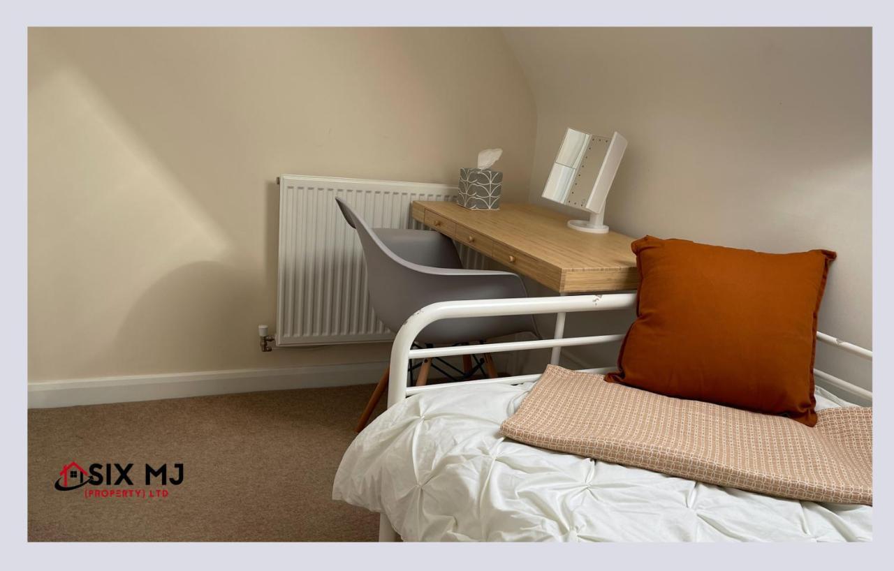 Chichele House, Sleeps 8, Nr Rushden Lakes, Allocated Parking, Corporate Welcome Higham Ferrers Esterno foto