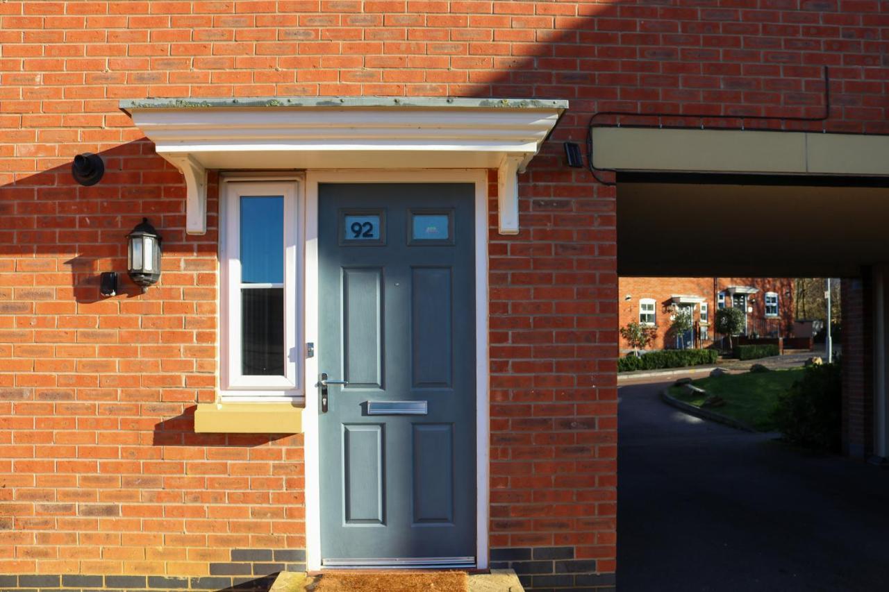 Chichele House, Sleeps 8, Nr Rushden Lakes, Allocated Parking, Corporate Welcome Higham Ferrers Esterno foto
