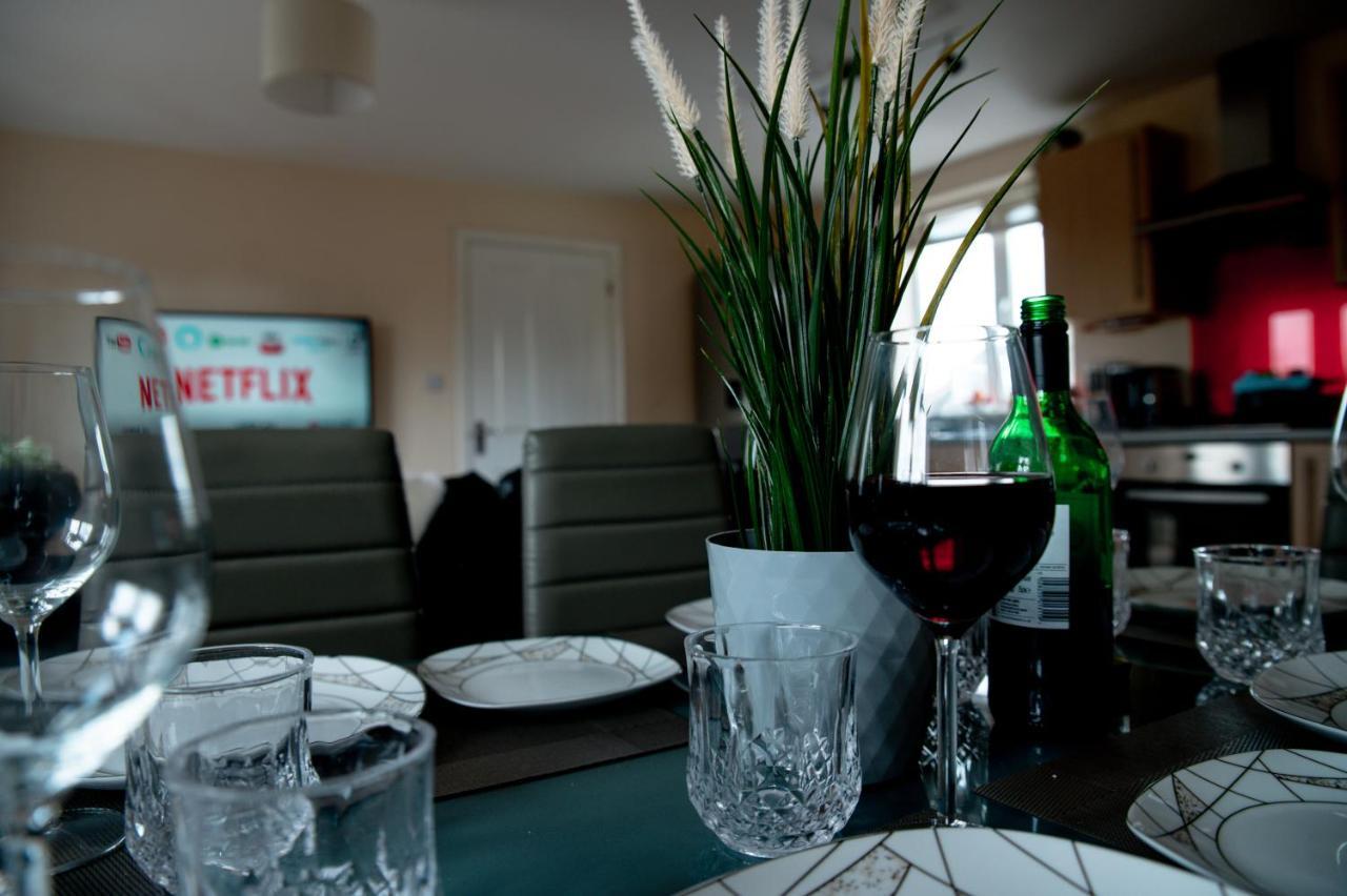 Chichele House, Sleeps 8, Nr Rushden Lakes, Allocated Parking, Corporate Welcome Higham Ferrers Esterno foto
